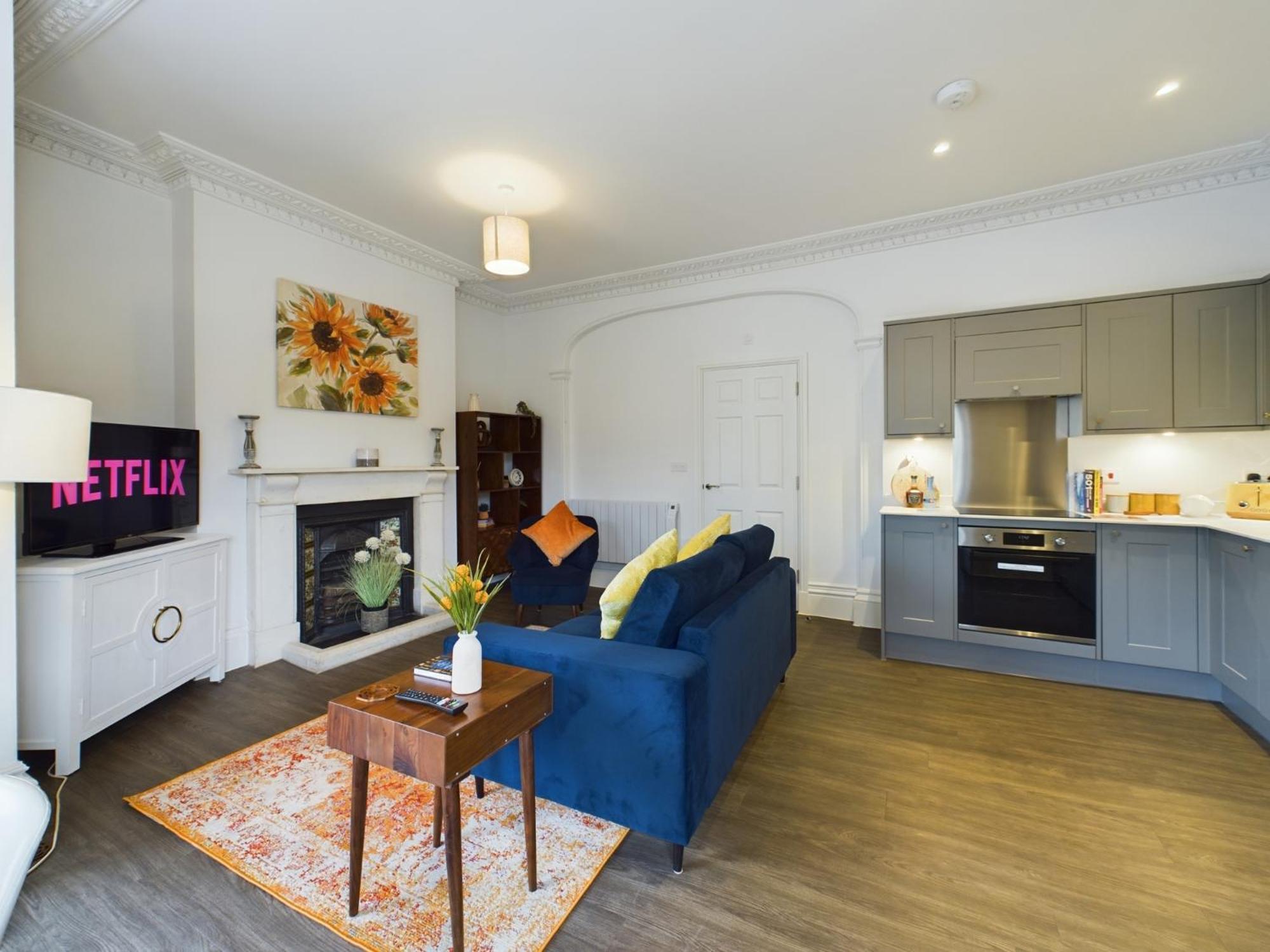 Belle Vue Regency King Size W Free Parking Apartment Cheltenham Exterior foto