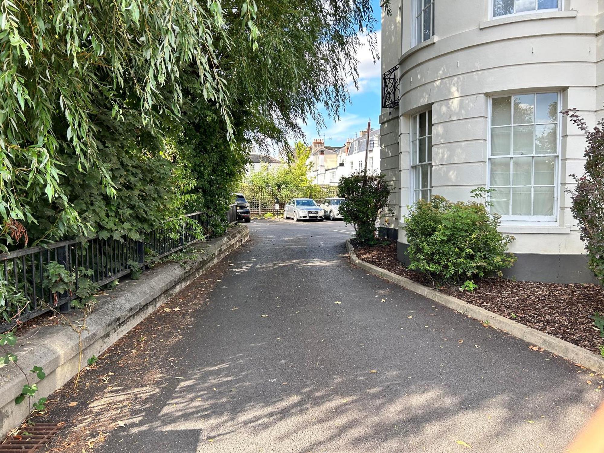 Belle Vue Regency King Size W Free Parking Apartment Cheltenham Exterior foto